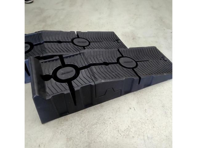 【ASTROPRODUCTS】分割式プラスチックカーランプ AP071159