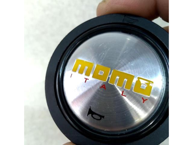 【MOMO】ホーンボタン