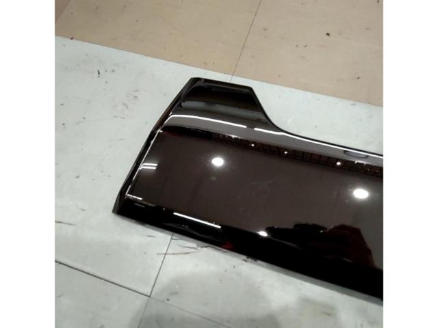 Genuine Toyota 200 Series Hiace
Genuine front grille (lower part only)
Removal of the Type 4 narrow body