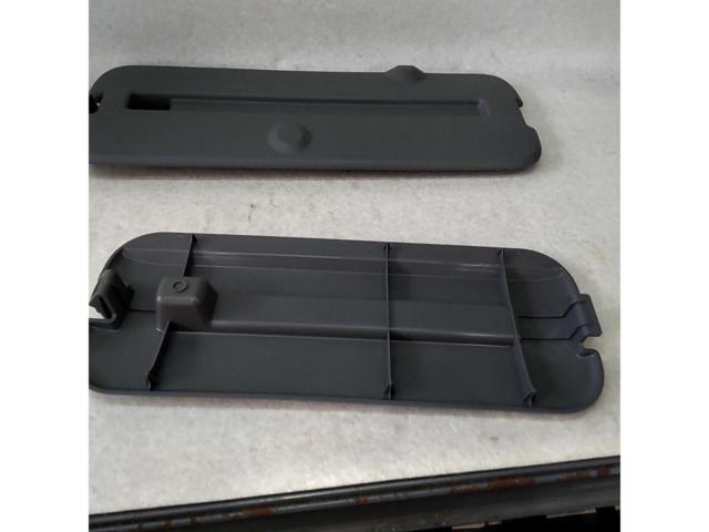 Suzuki genuine DA17V
EVERY
Under the rear seat
Rear side
Panel
Cover