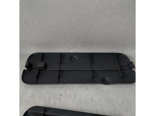 Suzuki genuine DA17V
EVERY
Under the rear seat
Rear side
Panel
Cover
