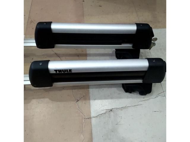 【THULE】ルーフオンキャリア ■ルーフレール車用 ■プラド 120系にて使用