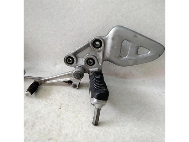 SUZUKI GSX1300R ハヤブサ  純正メインステップホルダー GW71A