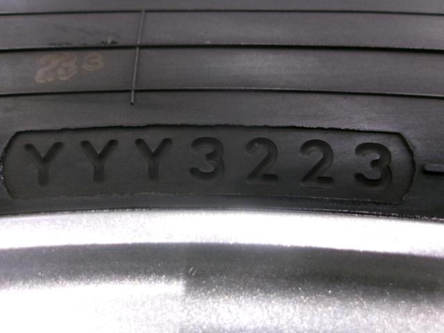 Plenty of grooves! Balance adjusted YOKOHAMA
iceGUARD7
iG70
+
BRIDGESTONE
BALMINUM
KR10