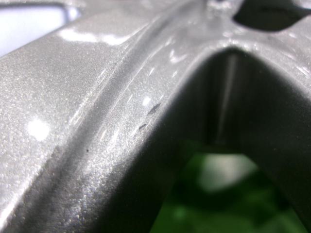 Plenty of grooves! Balance adjusted YOKOHAMA
iceGUARD7
iG70
+
BRIDGESTONE
BALMINUM
KR10