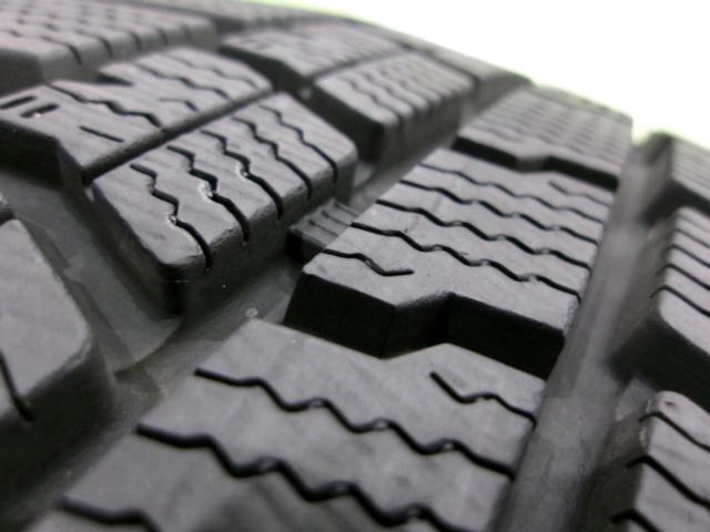 【溝タップリ!バランス調整済♪】GOODYEAR ICE NAVI7 + JAPAN三陽 ZACK JP-110