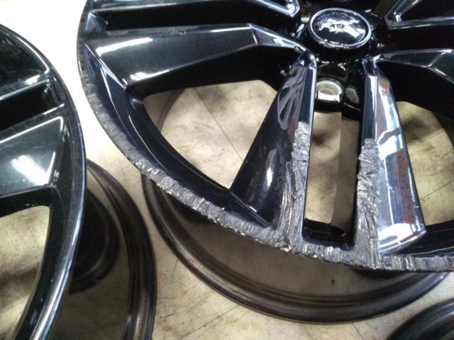 Ford (FORD)
Mustang/2015
50th anniversary car (50
YEARS
EDITION)
Original wheel
