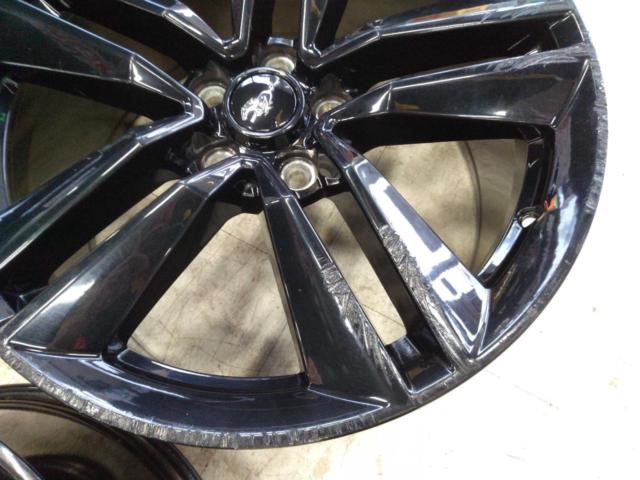 Ford (FORD)
Mustang/2015
50th anniversary car (50
YEARS
EDITION)
Original wheel