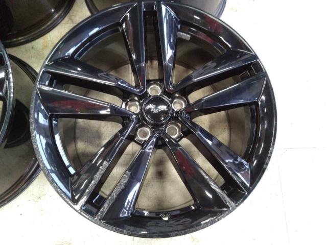 Ford (FORD)
Mustang/2015
50th anniversary car (50
YEARS
EDITION)
Original wheel