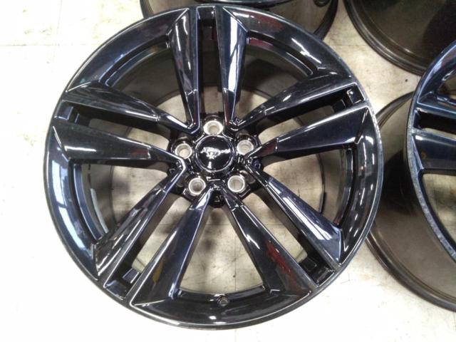 Ford (FORD)
Mustang/2015
50th anniversary car (50
YEARS
EDITION)
Original wheel