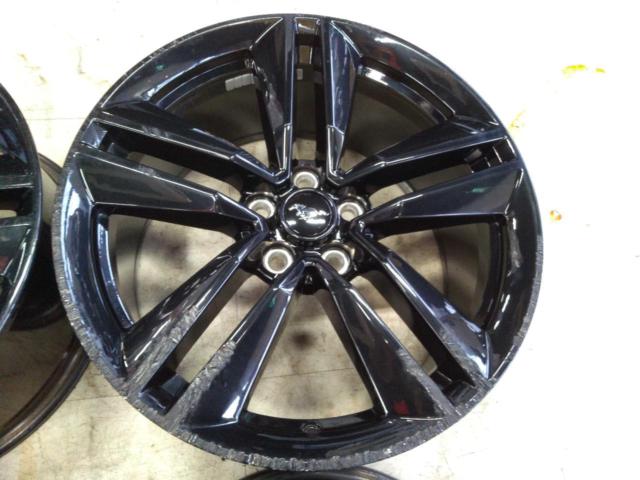 Ford (FORD)
Mustang/2015
50th anniversary car (50
YEARS
EDITION)
Original wheel