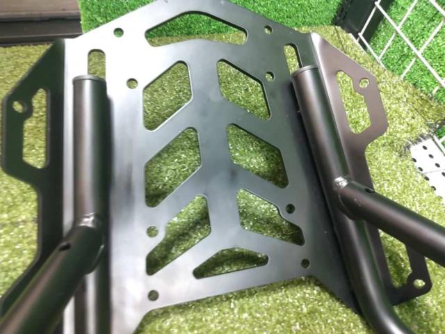 DAYTONA Multi-Wing Rear Carrier
Removed from a CB1000F (2014 model).