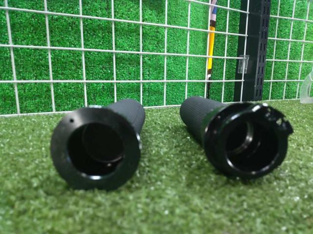 [Manufacturer unknown]
Grip left and right
Cable throttle car