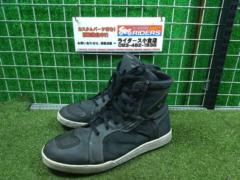 KOMINEBK-091
Waterproof microfiber riding sneakers
Size: 29cm