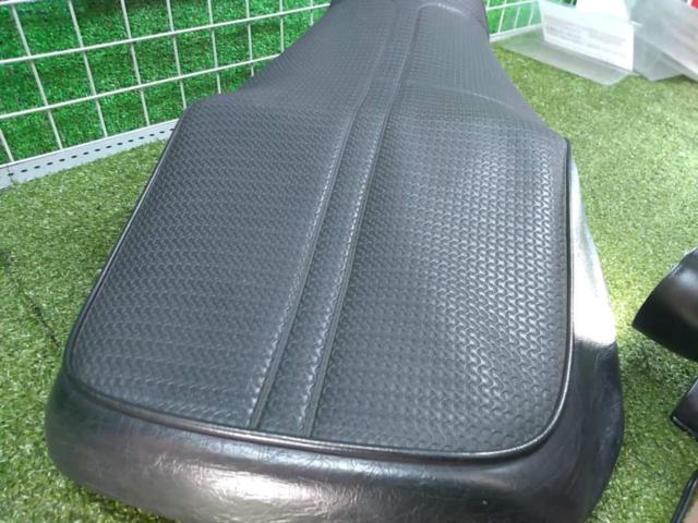 【メーカー不明】シート シートベース無し ZRX1200R(’06年式)外し