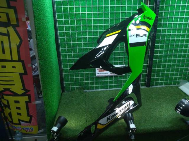 【KAWASAKI】純正右側サイドカウル3点セット ZX-6R(’24)外し