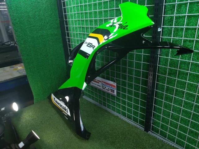 【KAWASAKI】純正右側サイドカウル3点セット ZX-6R(’24)外し