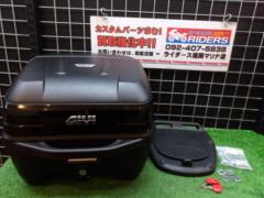 GIVI16965
B32NBD
BOLD
Mono lock case
Unpainted black
Glossy Black
32L