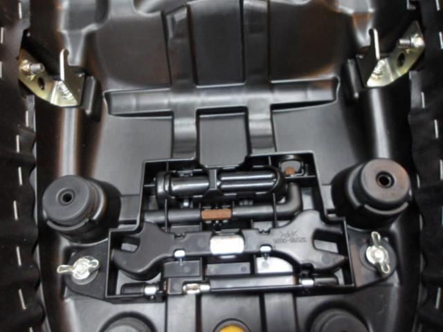 Kawasaki genuine seat
Remove Z900RS ('18)