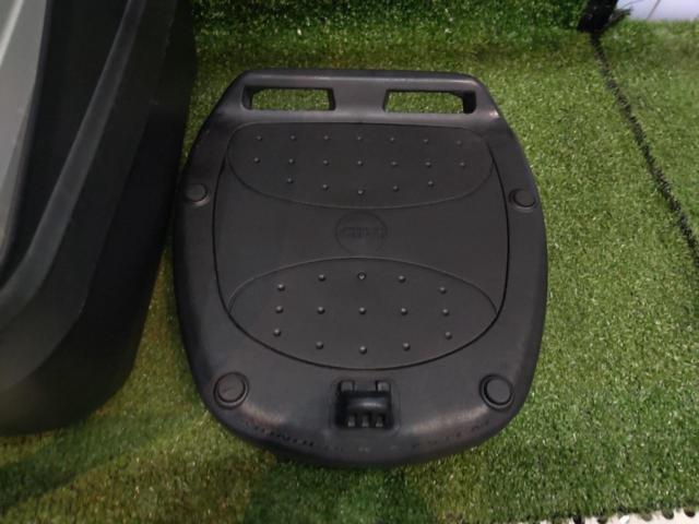 【GIVI】 B32L BOLD 未塗装ブラック 