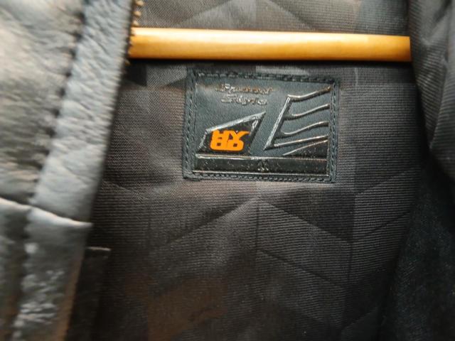 HYOD
ST-X
LEATHER
BARREL
D3O
Size: M