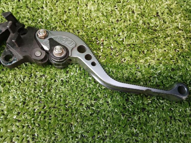 Unknown manufacturer clutch and brake levers
Remove PCX 150 (KF 30)