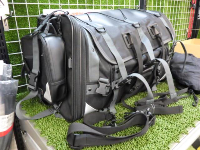 [MOTO
FIZZ
MFK-102
Camping seat bag 2
Capacity 59-75L