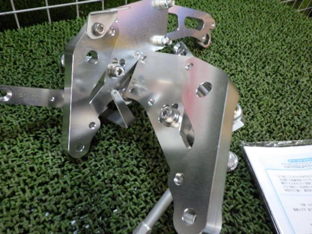 OVER
RACING Rearsets
4 position
GROM
Grom (21-) JC92