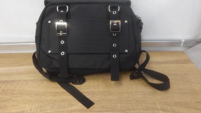 ヘンリービギンズ DHS-23 サドルバッグ 6L ブラック 30818