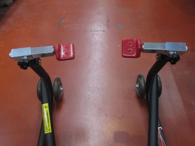 NANKAI × J-TRIP (Nankai Parts × J-Trip)
Short roller stand (matte black)
Suitable for widths of approximately 200-320mm | Height adjustable in 3 stages: 295, 315, and 340mm