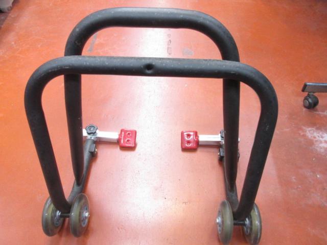 NANKAI × J-TRIP (Nankai Parts × J-Trip)
Short roller stand (matte black)
Suitable for widths of approximately 200-320mm | Height adjustable in 3 stages: 295, 315, and 340mm