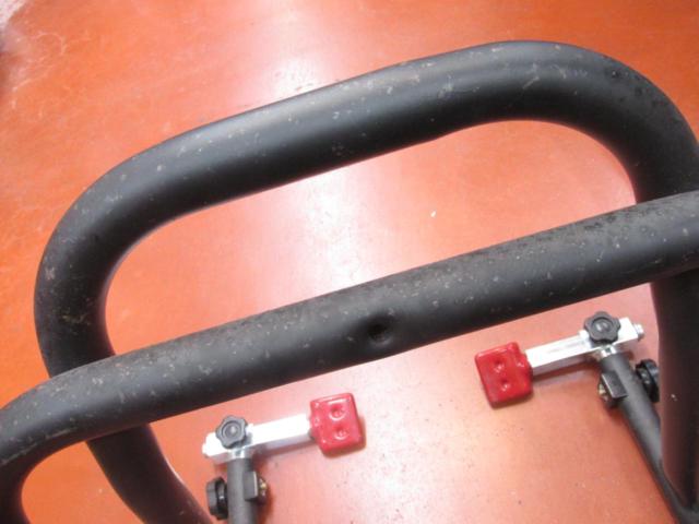 NANKAI × J-TRIP (Nankai Parts × J-Trip)
Short roller stand (matte black)
Suitable for widths of approximately 200-320mm | Height adjustable in 3 stages: 295, 315, and 340mm