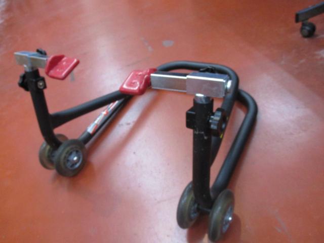 NANKAI × J-TRIP (Nankai Parts × J-Trip)
Short roller stand (matte black)
Suitable for widths of approximately 200-320mm | Height adjustable in 3 stages: 295, 315, and 340mm