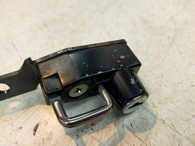 KIJIMA (Kijima)
Helmet lock
YZF-R25/R3(’~19)｜MT-25/03(~’19)