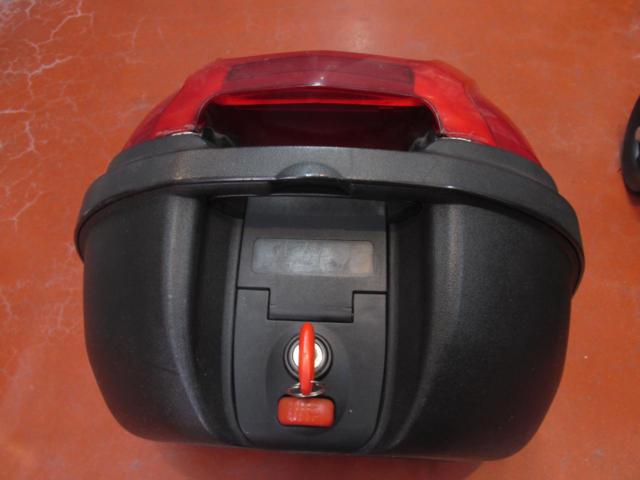 GIVI(ジビ) E300N2モノロックケース(ベース付/波板欠品) 【容量約30L】