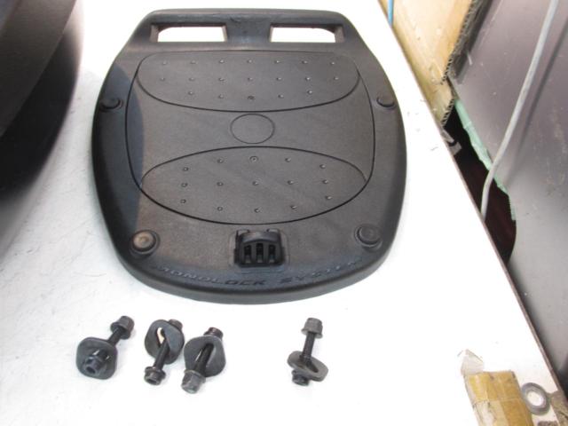 GIVI(ジビ) E300N2モノロックケース(ベース付/波板欠品) 【容量約30L】