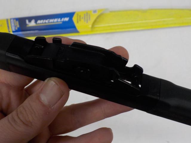 MICHELIN HYDROEDGE プレミアムオールシーズンワイパー 16(40cm)
