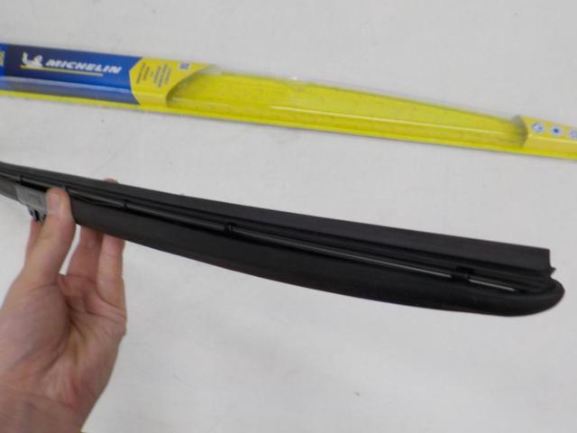 MICHELIN HYDROEDGE プレミアムオールシーズンワイパー 26(65cm)