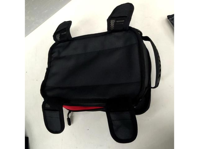 KOMINE MOTO FANGO SA-214 タンクバッグ 容量:5.2-7.8L