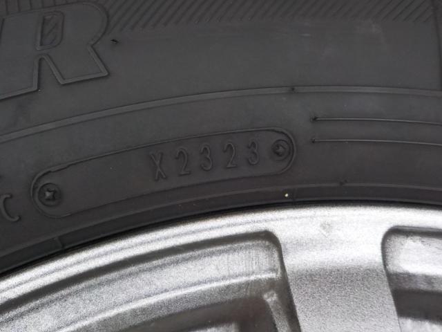 【中古W/中古T】 TOPY SIBILLA NEXT β-12 + GOODYEAR ICE NAVI 7 4本セット