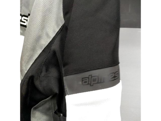 Alpinestars
FENDING
AIR
Jacket
Size: 3XL