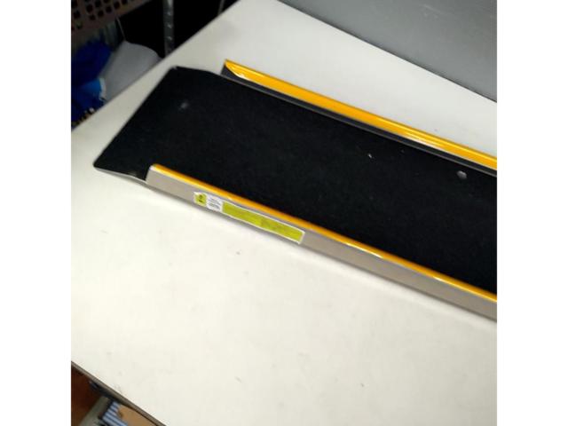 メーカー不明 滑り止め付き アルミスロープ