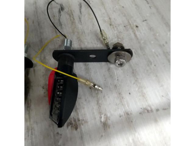 メーカー不明 LEDウインカー