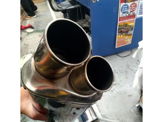 9YOSHIMURA
Slip-On
Tri-Oval Cyclone
The out two
2 end
EXPORT
SPEC