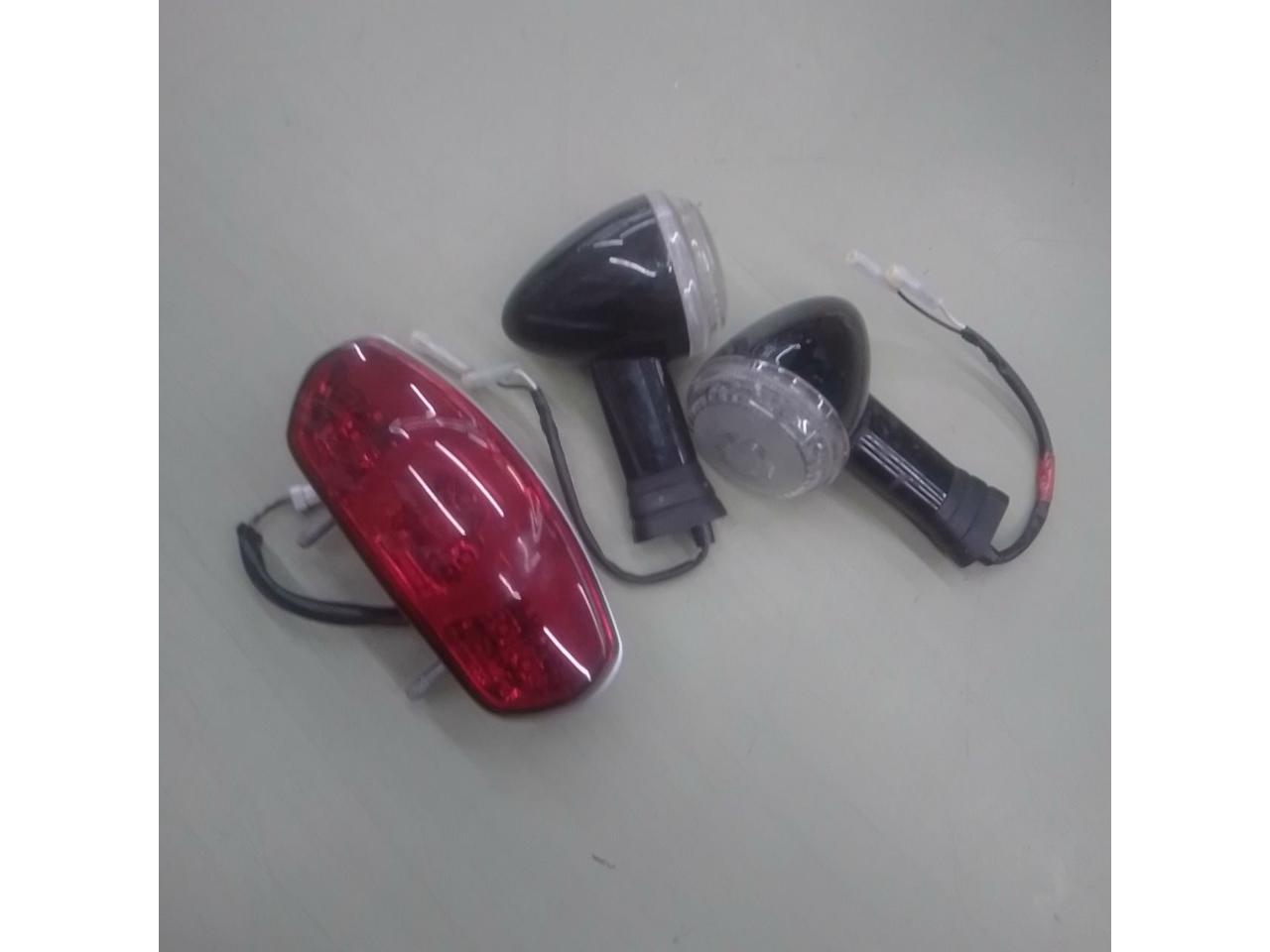 トライアンフ 純正テールランプ/ウィヤウィンカーセット スクランブラー1200XC 2023年式外し