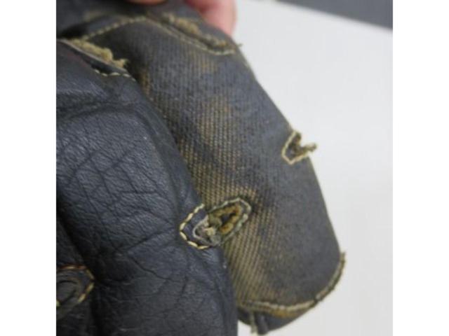 KUSHITANIGPR Gloves
Size unknown
About LL size
There repair