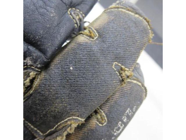 KUSHITANIGPR Gloves
Size unknown
About LL size
There repair