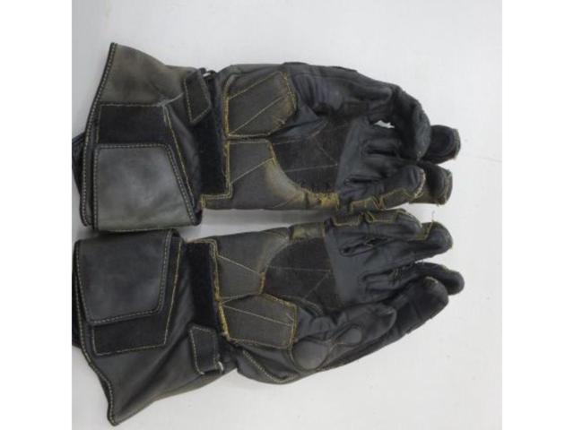 KUSHITANIGPR Gloves
Size unknown
About LL size
There repair