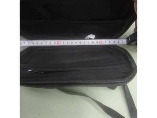 Unknown Manufacturer
Nylon side bag
Left and right (approximately 26 cm in length)