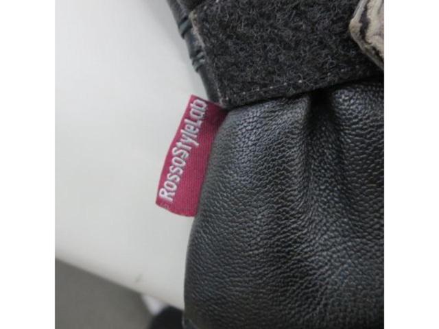 Rosso
StyleLab
Leather Gloves
Size L